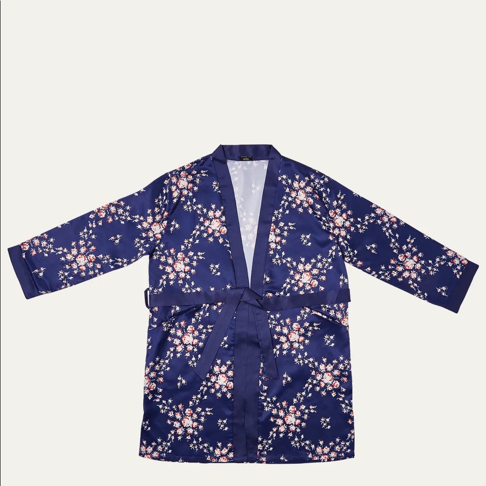 Navy Floral Robe - Picture 6 of 7